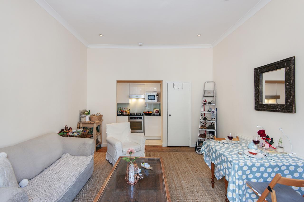 Bright Gratton Road Apartment 런던 외부 사진